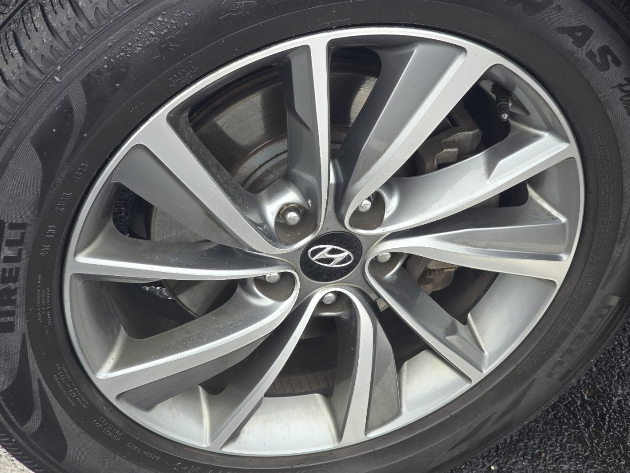 Used 2020 Hyundai Santa Fe SEL w/ Convenience + Premium Package image 11