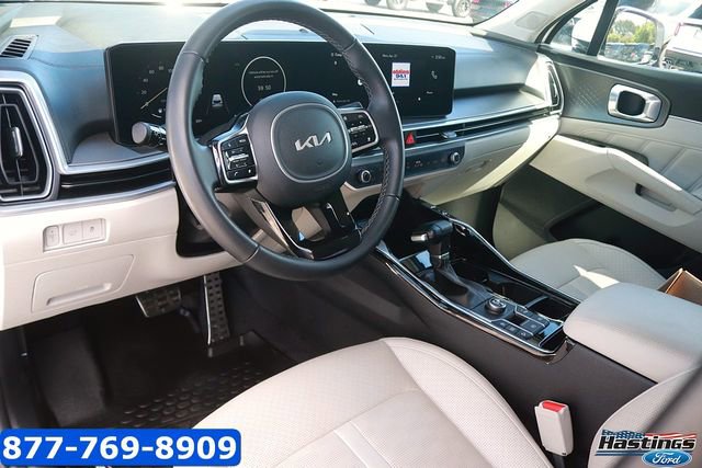 Used 2025 Kia Sorento SX FWD image 11