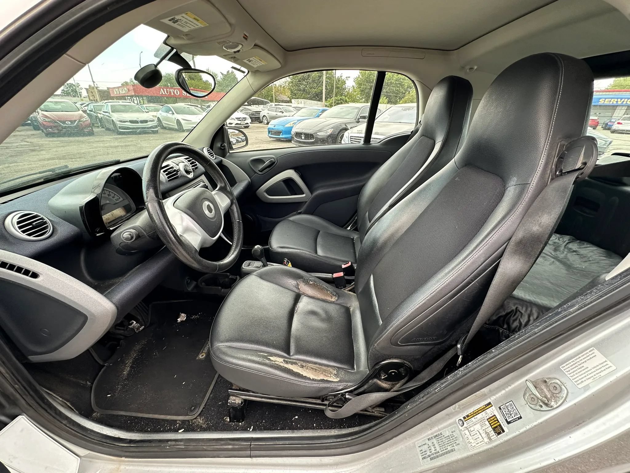 Used 2015 smart fortwo pure RWD image 9
