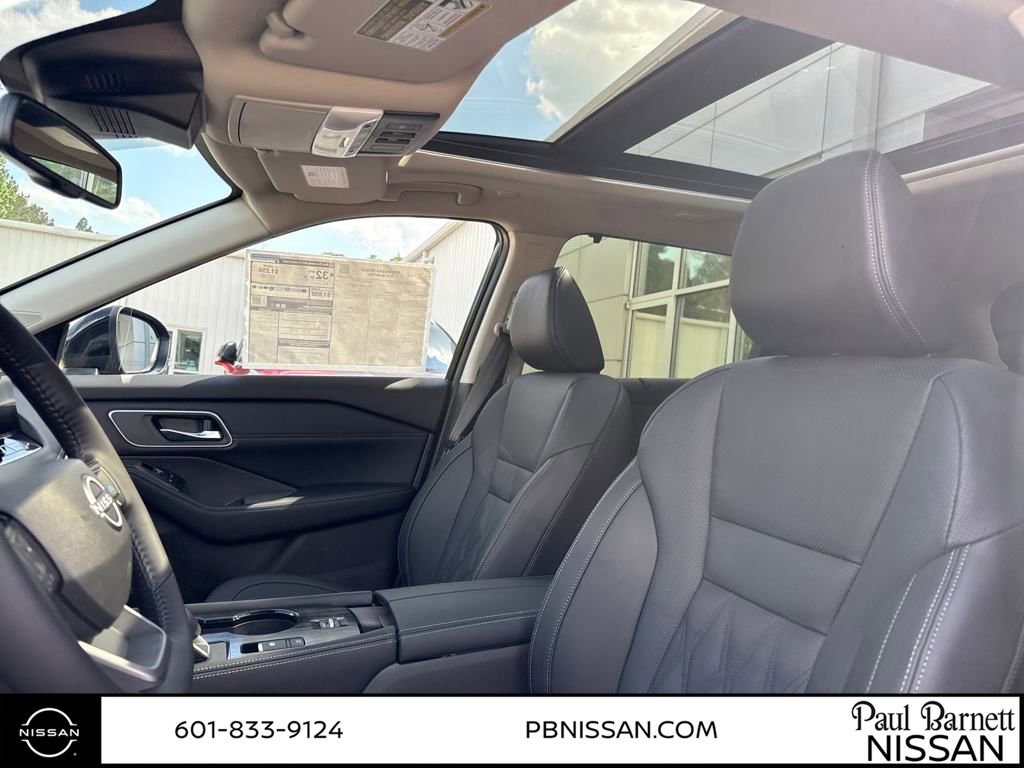 New 2025 Nissan Rogue Platinum w/ Tech Package image 29