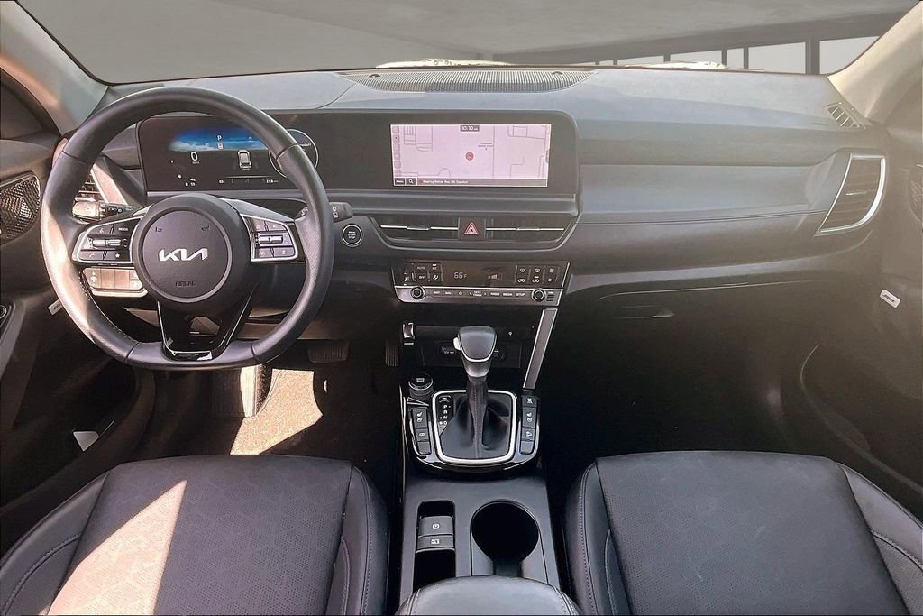 Used 2024 Kia Seltos SX w/ SX Sunroof Package image 7