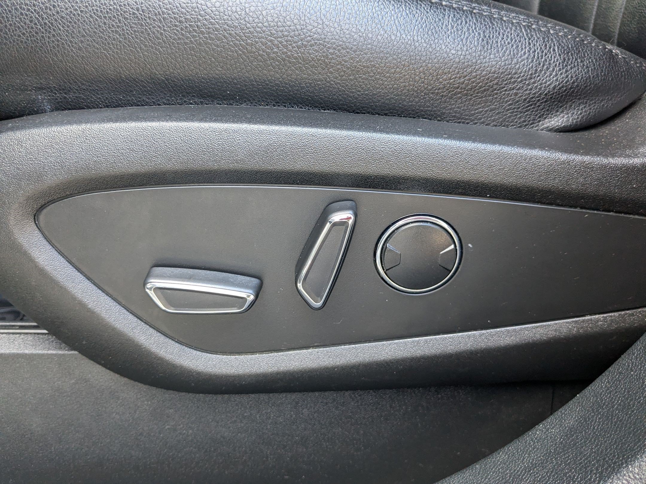 Used 2023 Lincoln Nautilus AWD w/ Premium Package image 28
