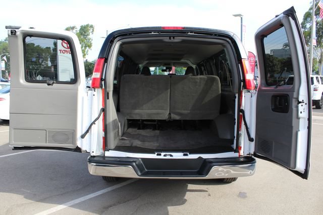 Used 2020 Chevrolet Express 3500 LT w/ LT Preferred Equipment Group RWD image 34