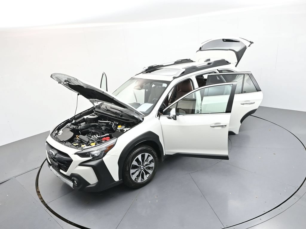 Used 2025 Subaru Outback Touring AWD/4WD image 33