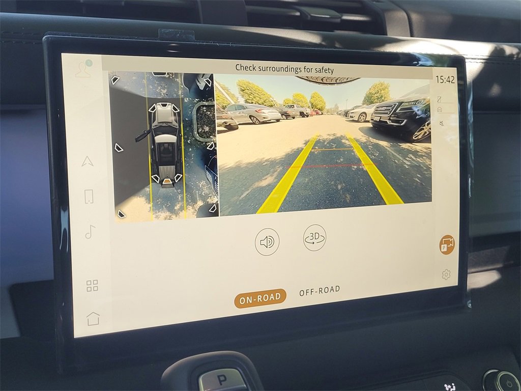 New 2025 Land Rover Defender 110 X-Dynamic SE image 15