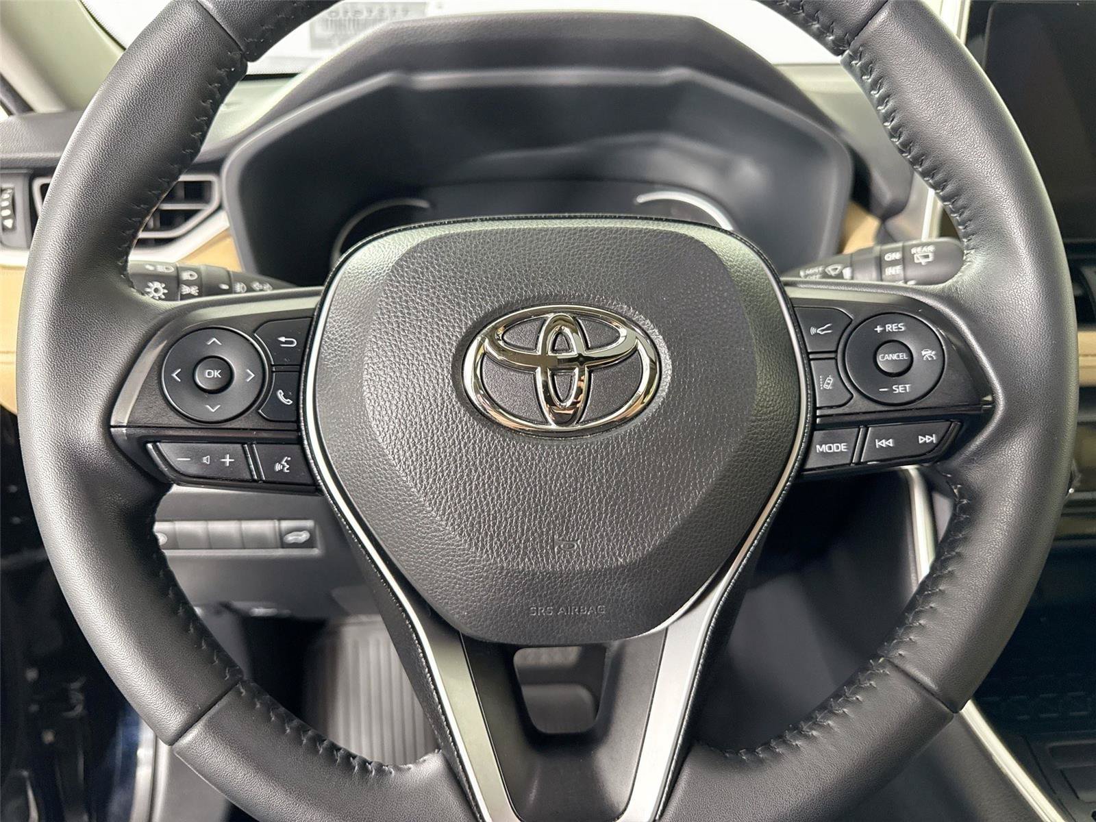 Used 2025 Toyota RAV4 XLE Premium AWD/4WD image 16