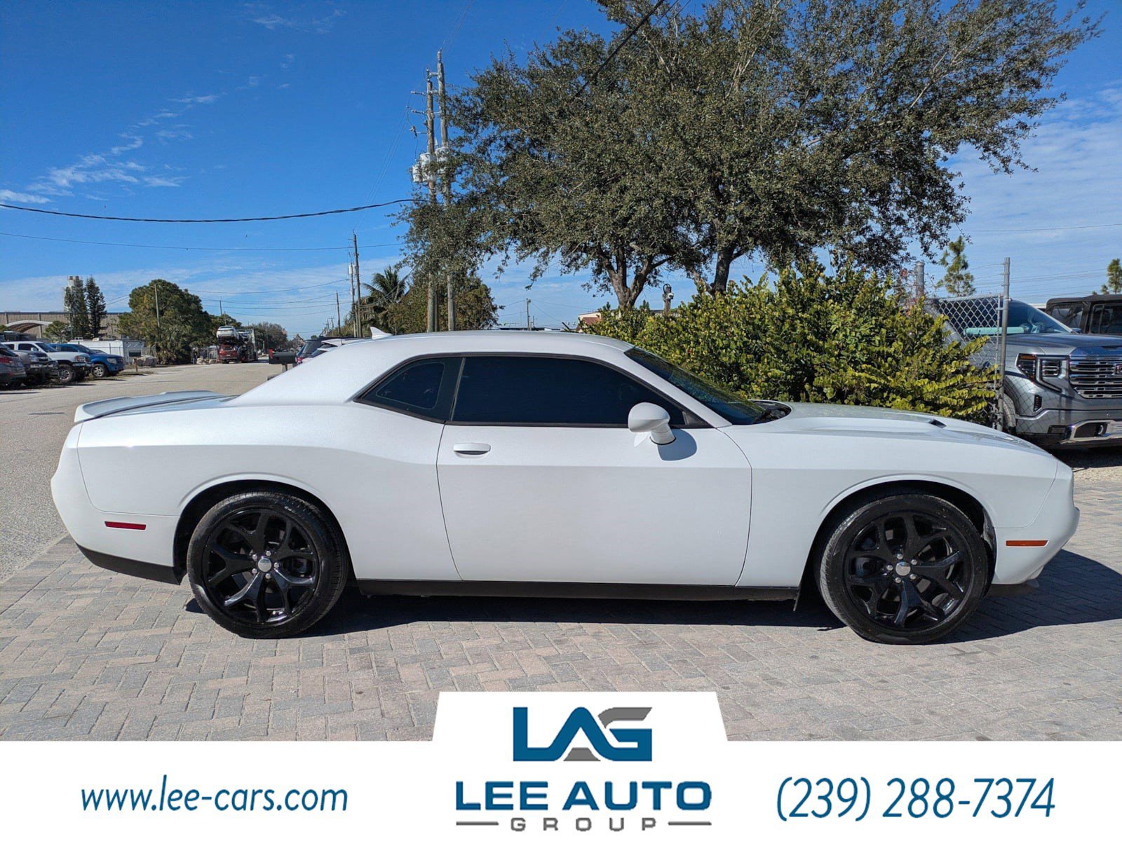 Used 2015 Dodge Challenger SXT Plus w/ Driver Convenience Group image 2