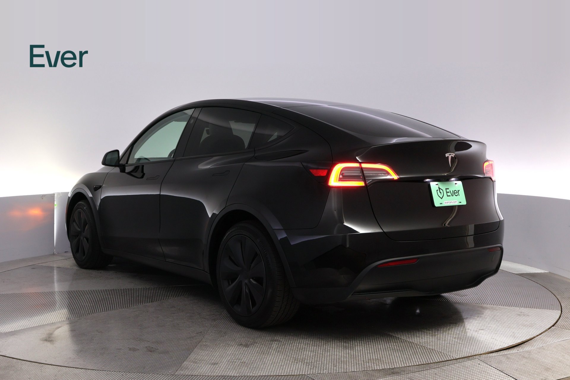 Used 2025 Tesla Model Y Long Range RWD image 17