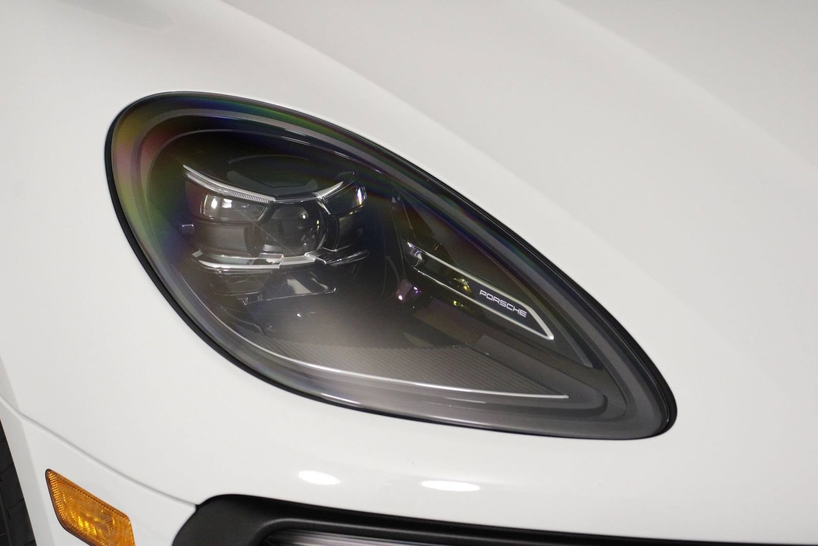 Certified 2026 Porsche Macan AWD/4WD image 28