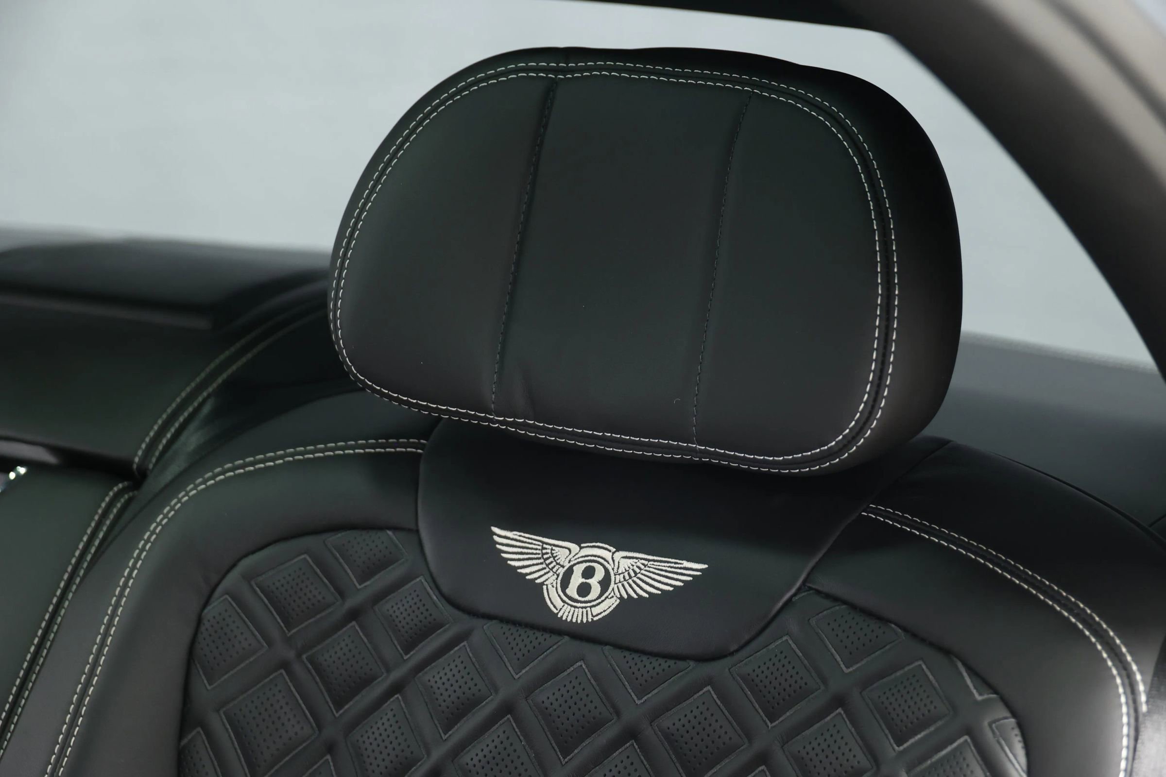 Used 2020 Bentley Flying Spur W12 image 65