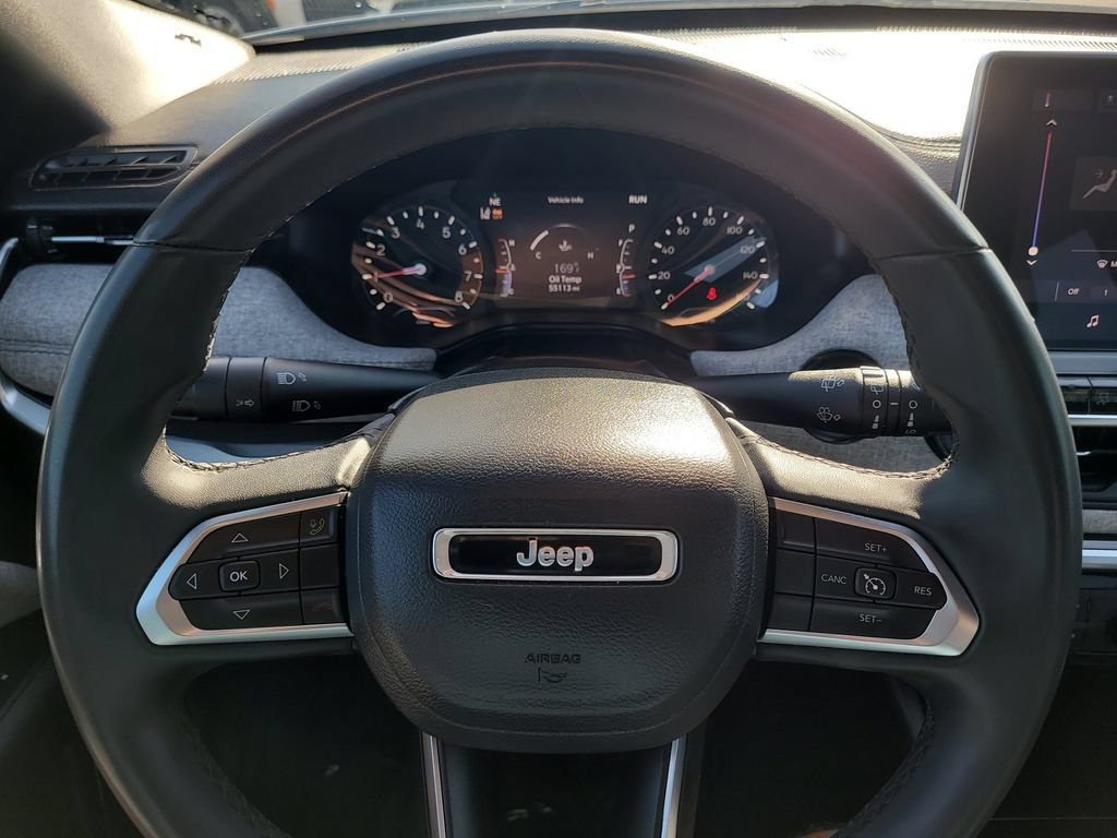 Used 2024 Jeep Compass Latitude AWD/4WD image 30