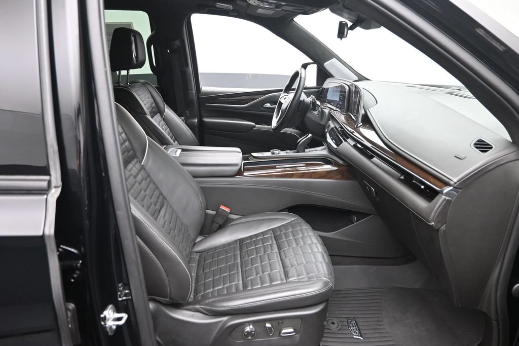 Used 2023 Cadillac Escalade Sport Platinum AWD/4WD image 9