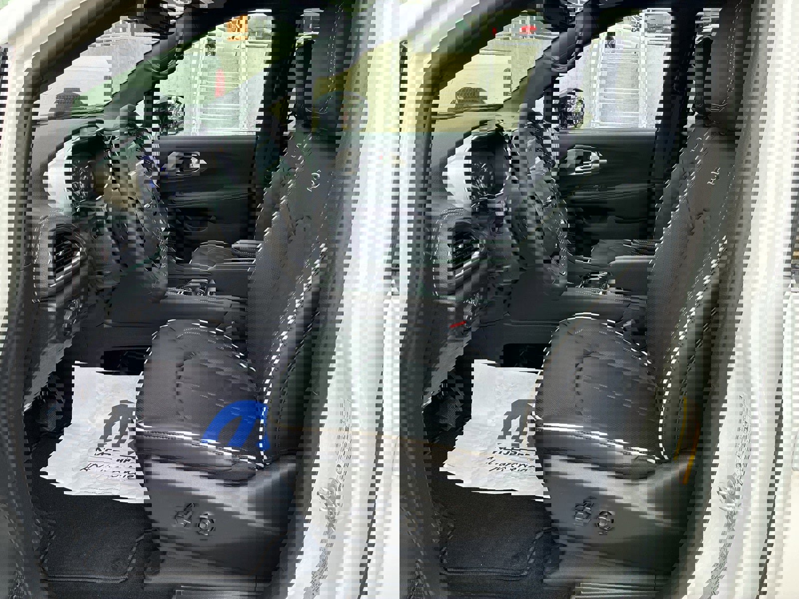 New 2026 Chrysler Pacifica Limited w/ Uconnect Theater Family Group image 14