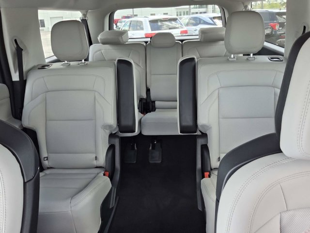 New 2026 Lincoln Navigator L Premier AWD/4WD image 15