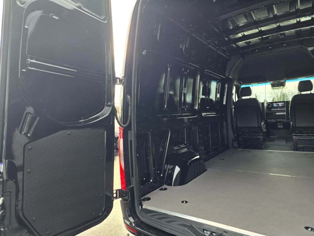 New 2025 Mercedes-Benz Sprinter 2500 image 17