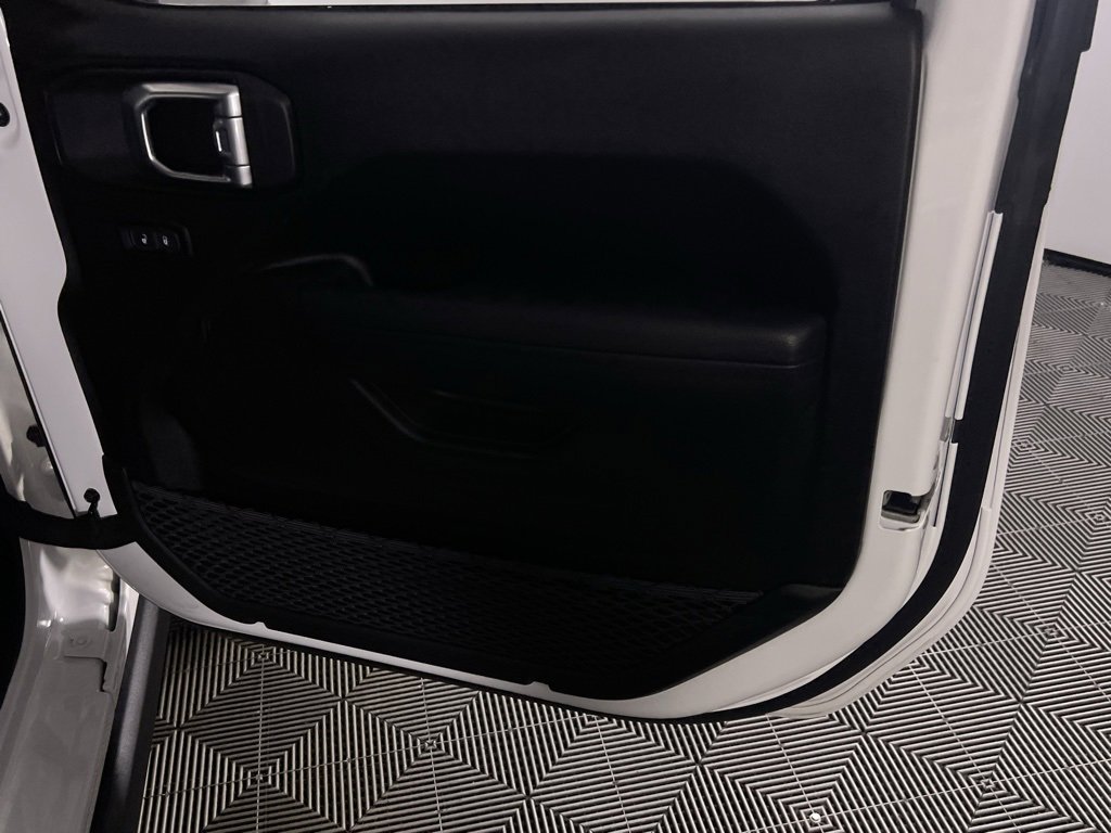 Certified 2024 Jeep Wrangler Willys image 31