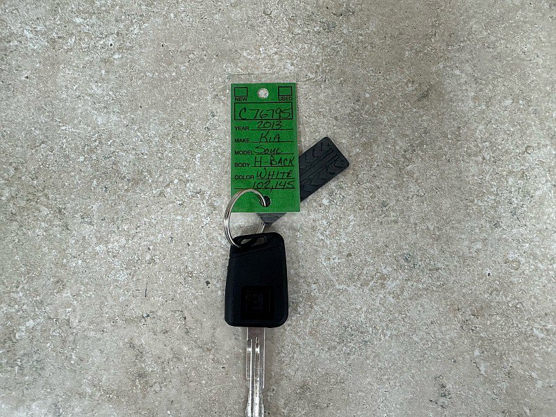 Used 2013 Kia Soul + w/ Audio Pkg FWD image 29