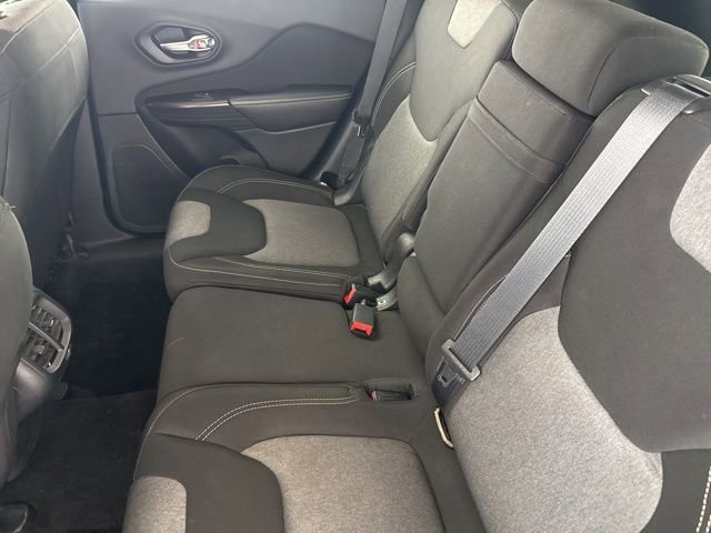 Used 2014 Jeep Cherokee Sport w/ Cold Weather Group FWD image 26