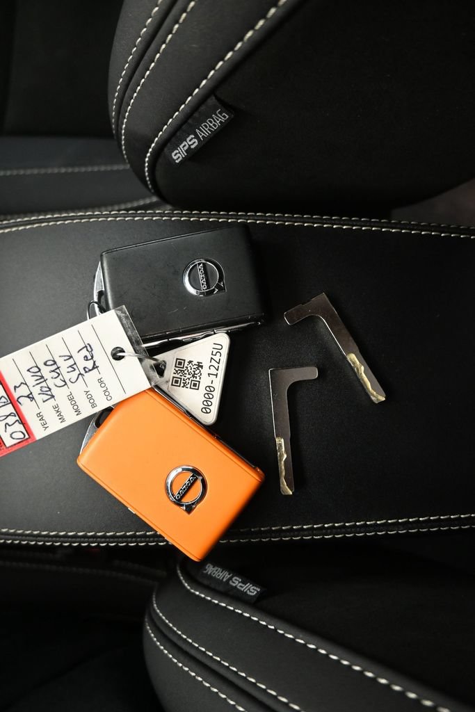 Used 2023 Volvo C40 P8 Recharge Ultimate AWD/4WD image 31