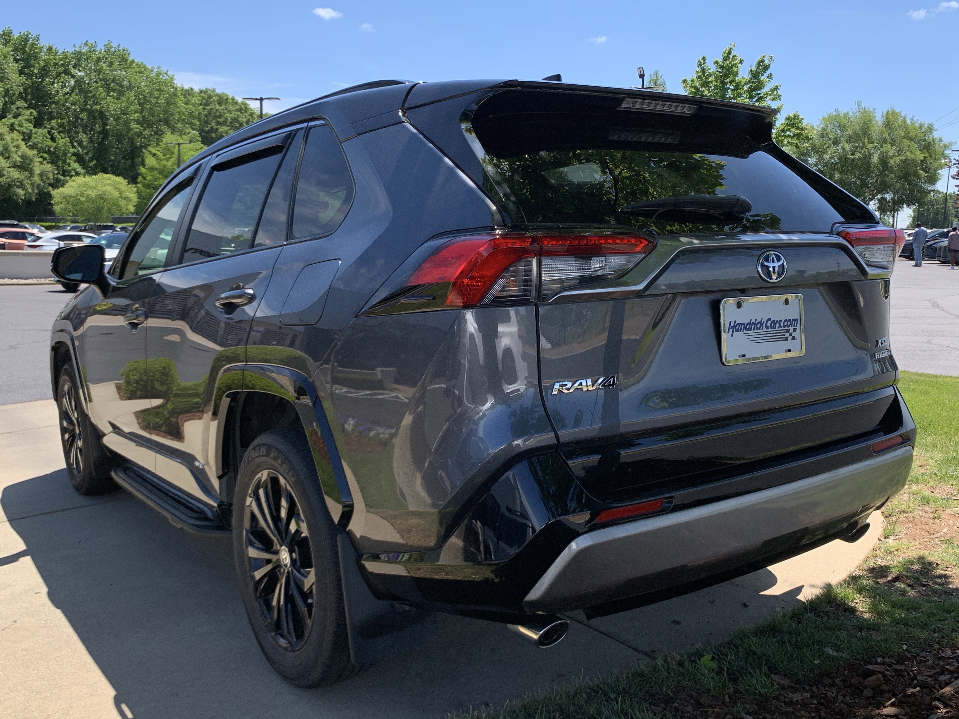 Used 2022 Toyota RAV4 XSE AWD/4WD image 8