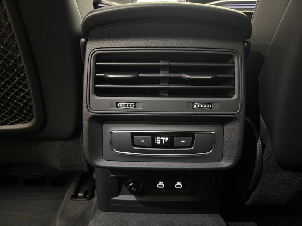 Used 2022 Audi Q7 3.0T Premium AWD/4WD image 33