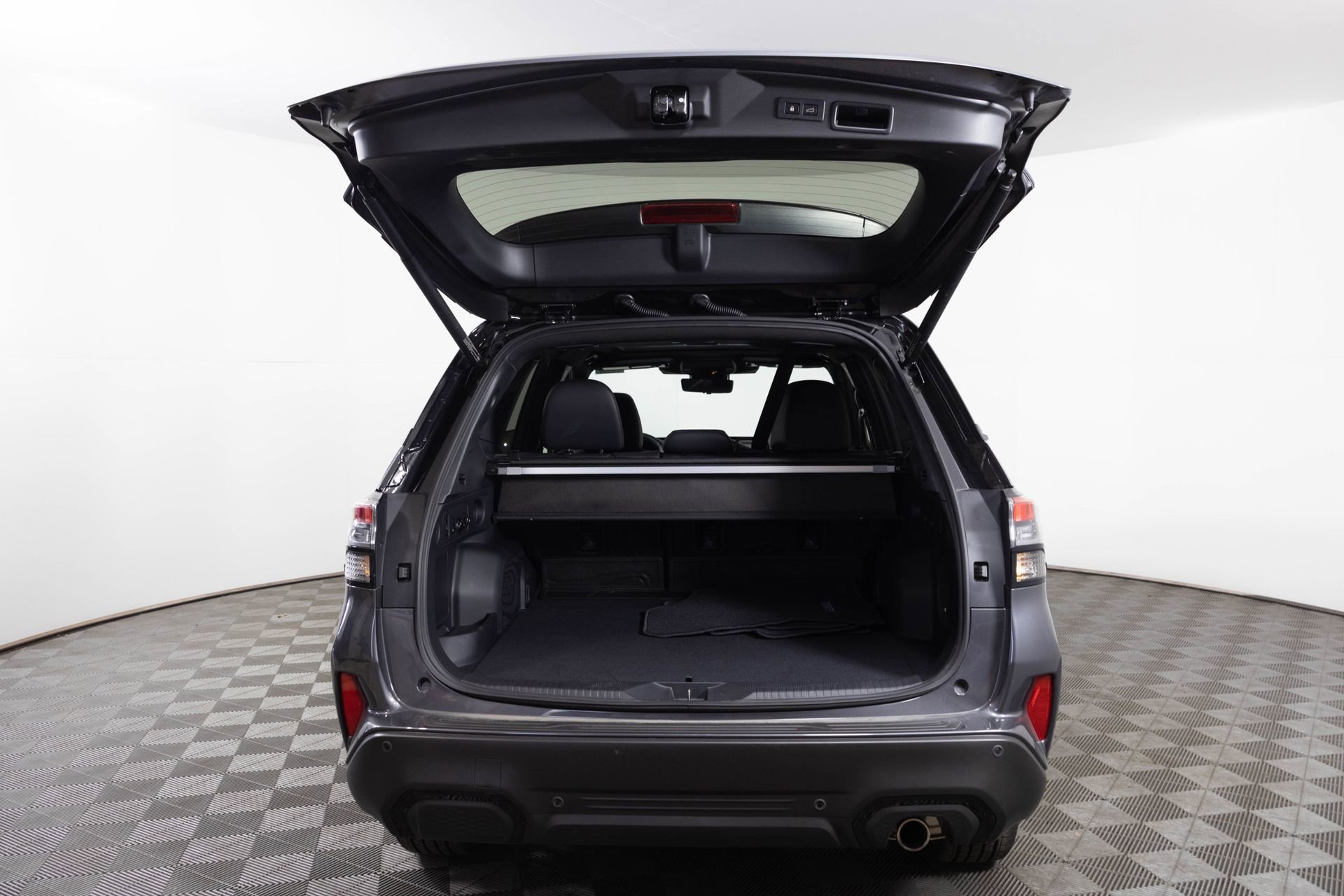 Used 2025 Subaru Forester Touring image 34