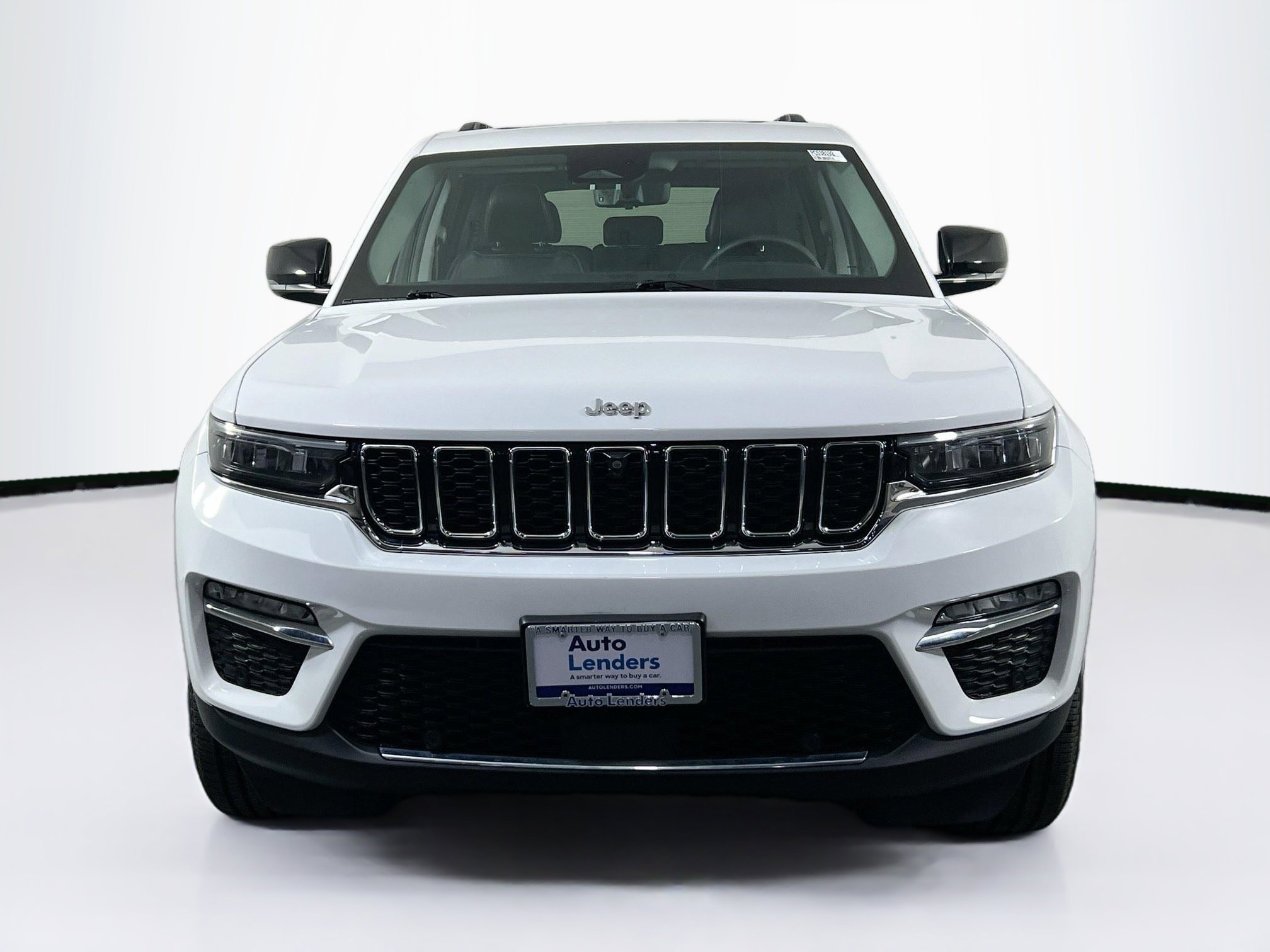 Used 2023 Jeep Grand Cherokee Limited w/ Luxury Tech Group II AWD/4WD image 2
