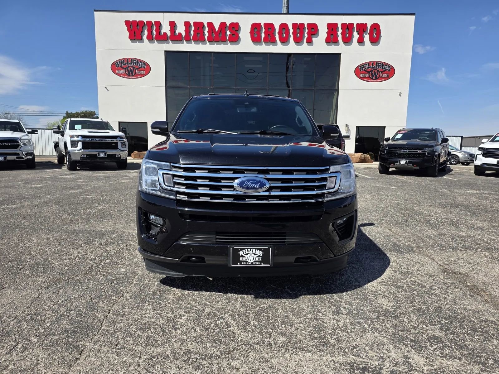 Used 2021 Ford Expedition Max XLT image 2