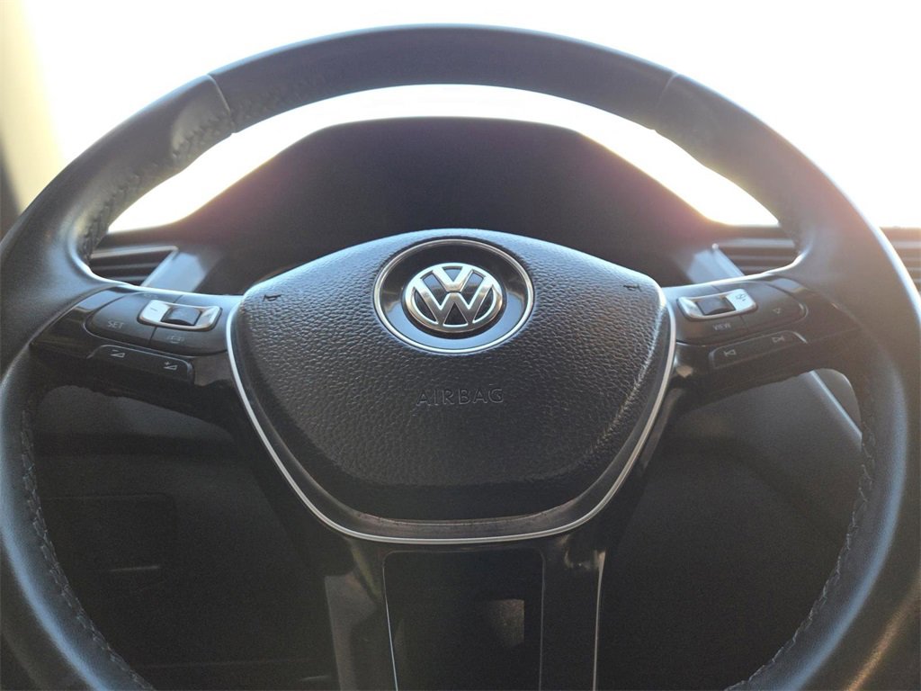 Used 2020 Volkswagen Tiguan SE image 21