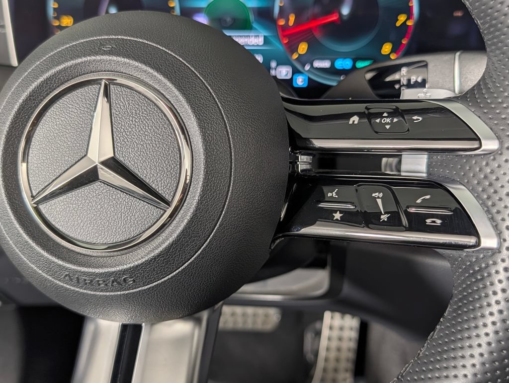 Used 2023 Mercedes-Benz E 450 Cabriolet image 38