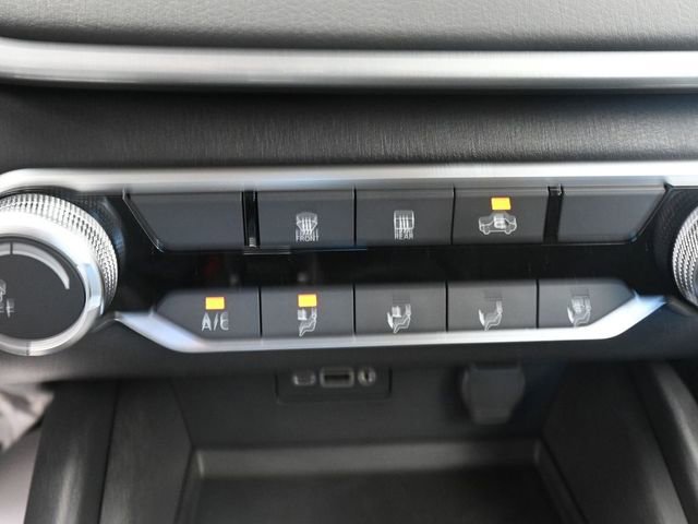 Used 2025 Nissan Altima 2.5 S FWD image 13