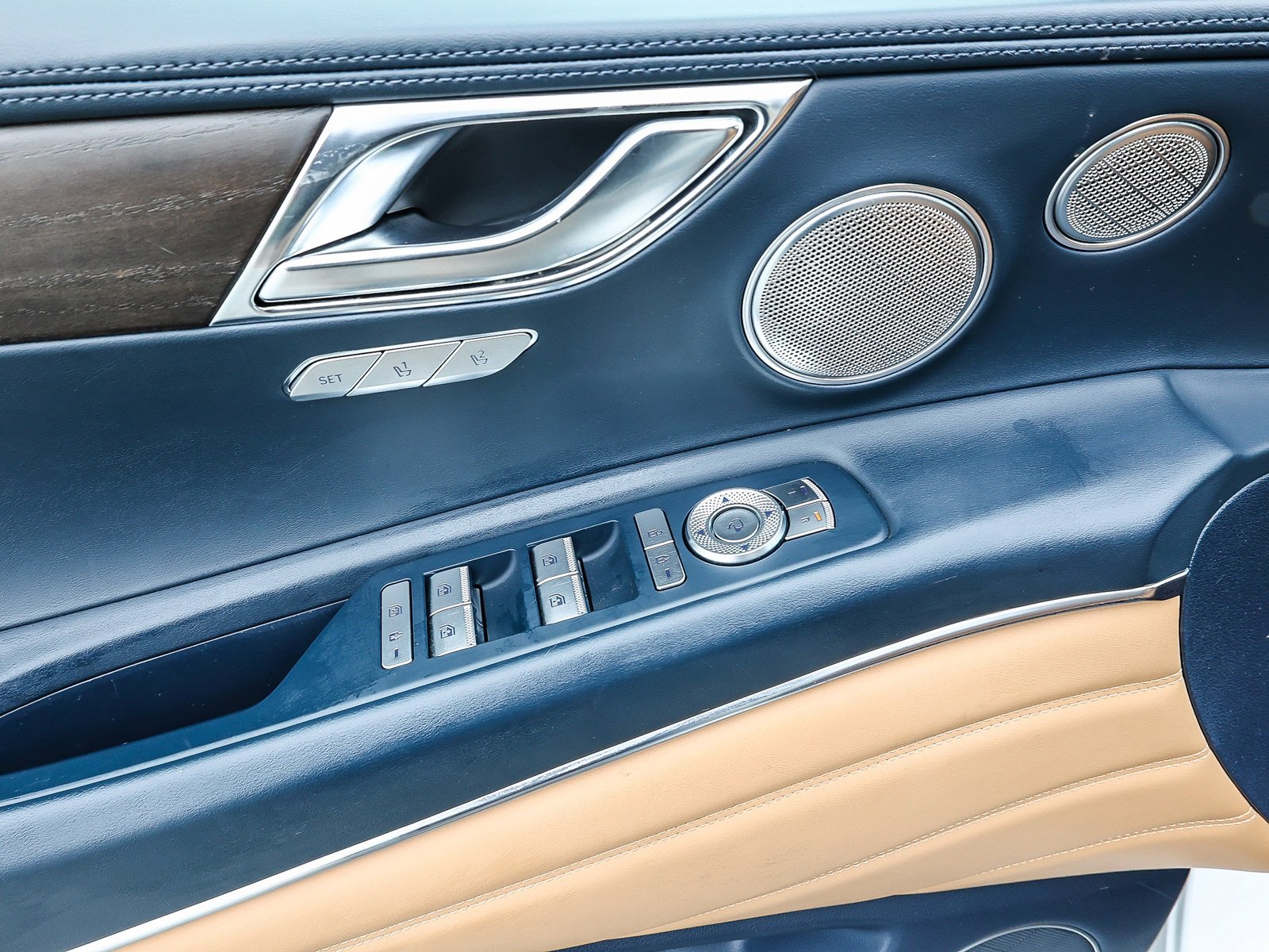 Used 2023 Genesis GV80 3.5T image 22