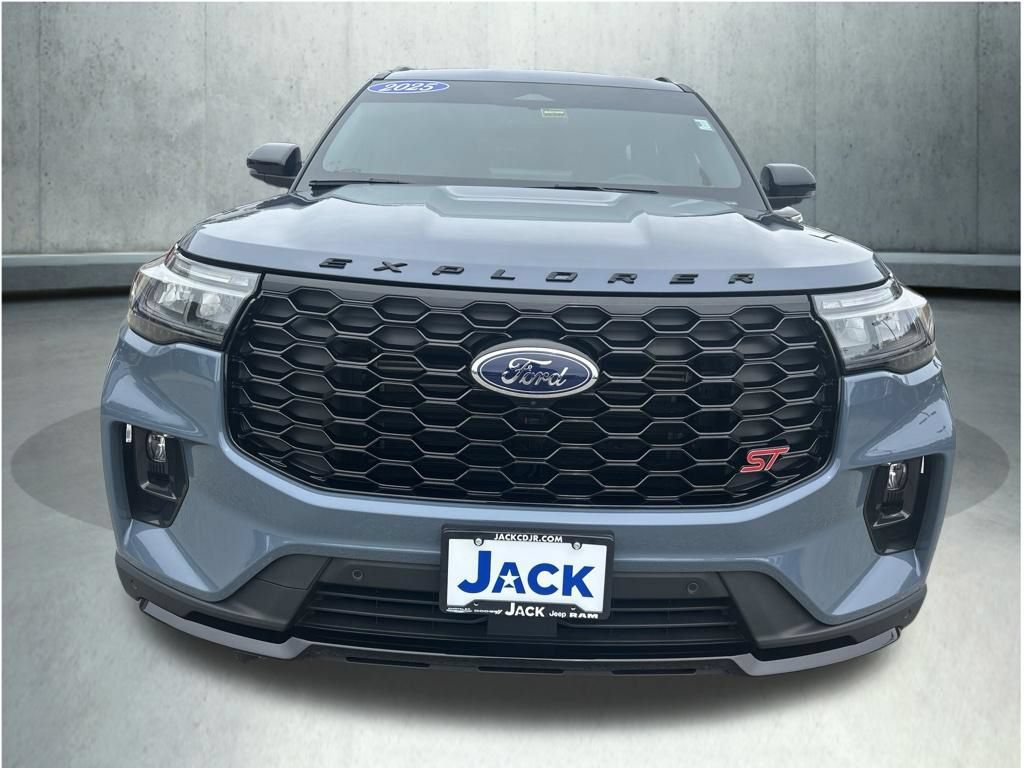 Used 2025 Ford Explorer ST w/ Sun And Sound Package AWD/4WD image 11
