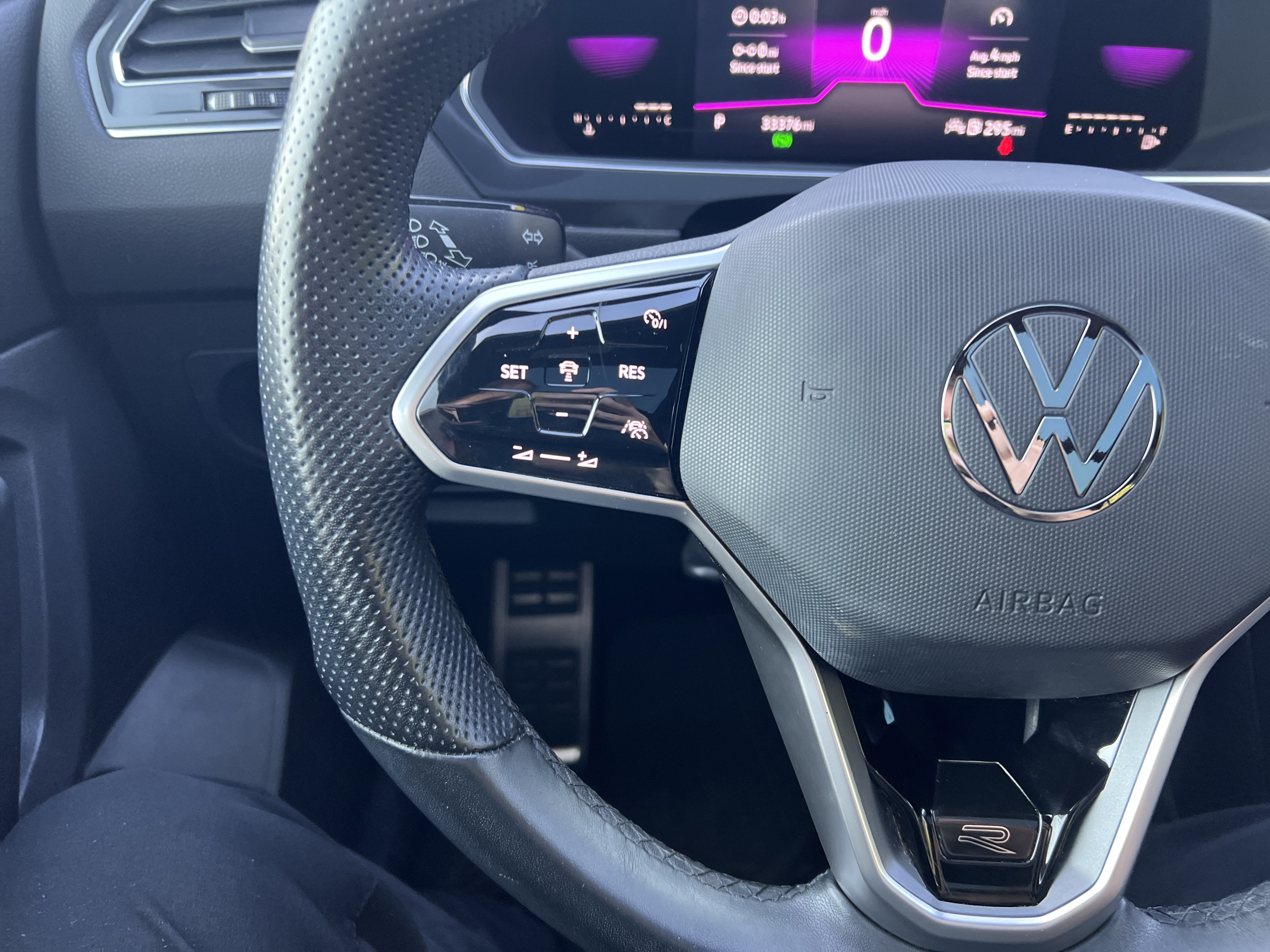 Certified 2022 Volkswagen Tiguan SE R-Line FWD image 14