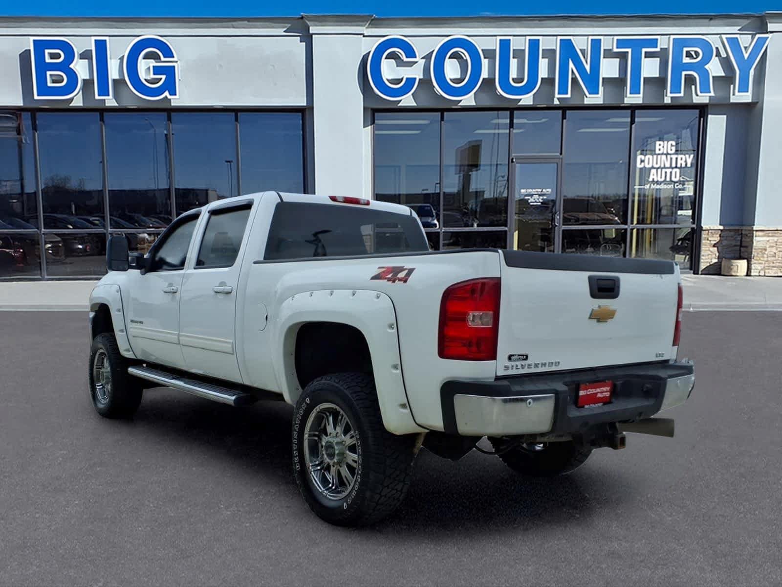 Used 2011 Chevrolet Silverado 2500 LTZ w/ LTZ Plus Package AWD/4WD image 7