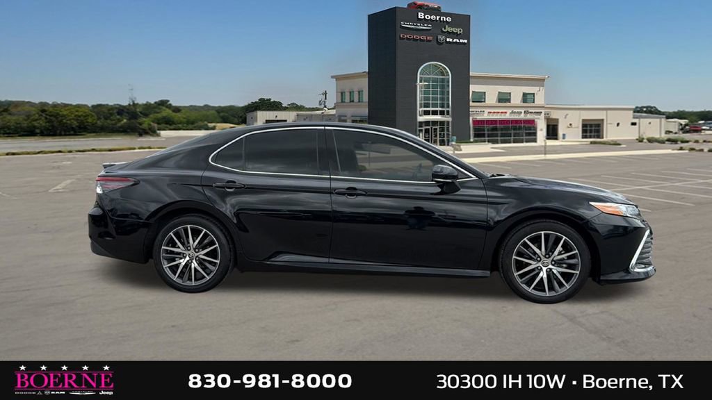 Used 2024 Toyota Camry XLE FWD image 8