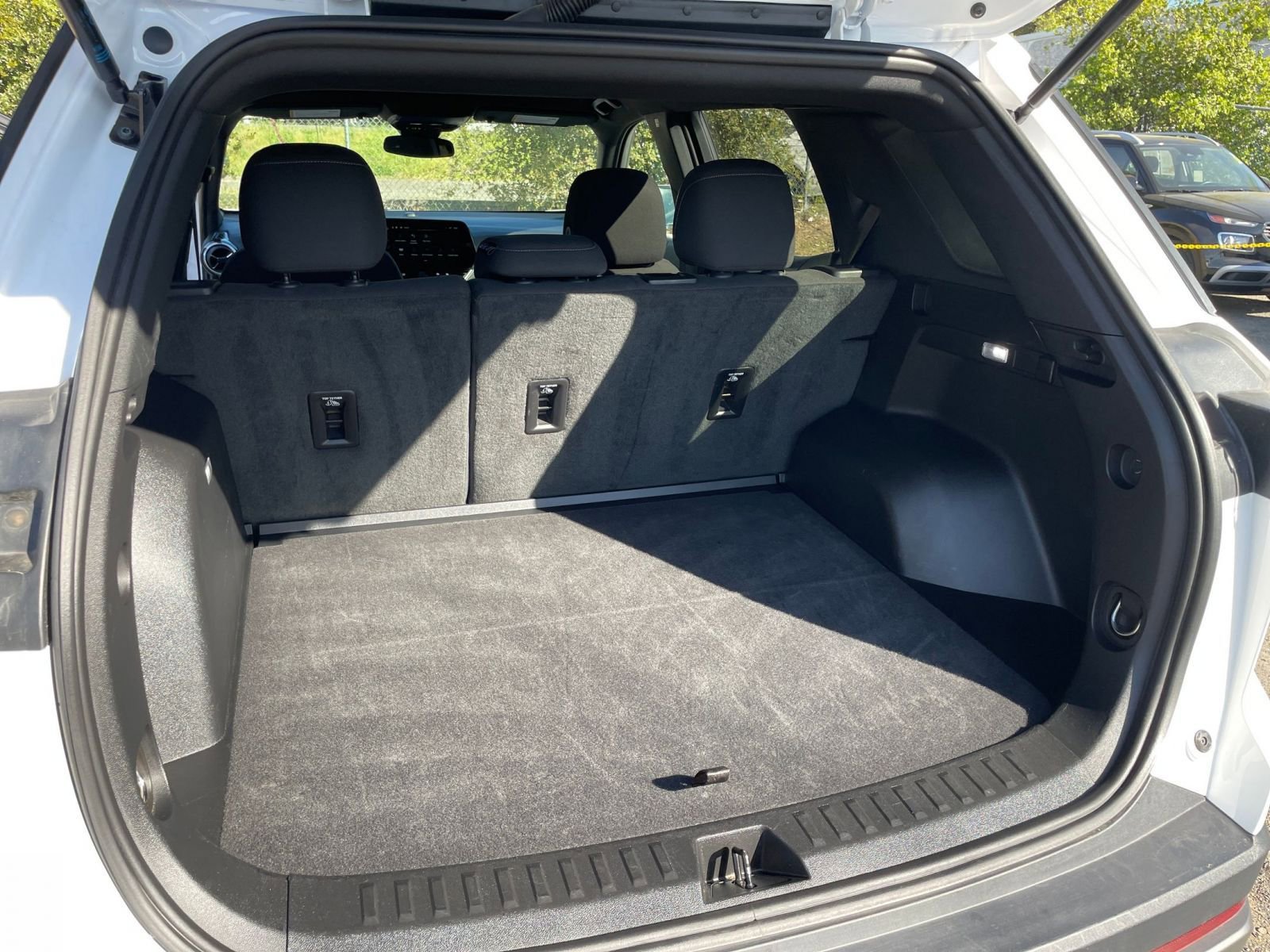 Used 2025 Chevrolet Equinox LT image 32