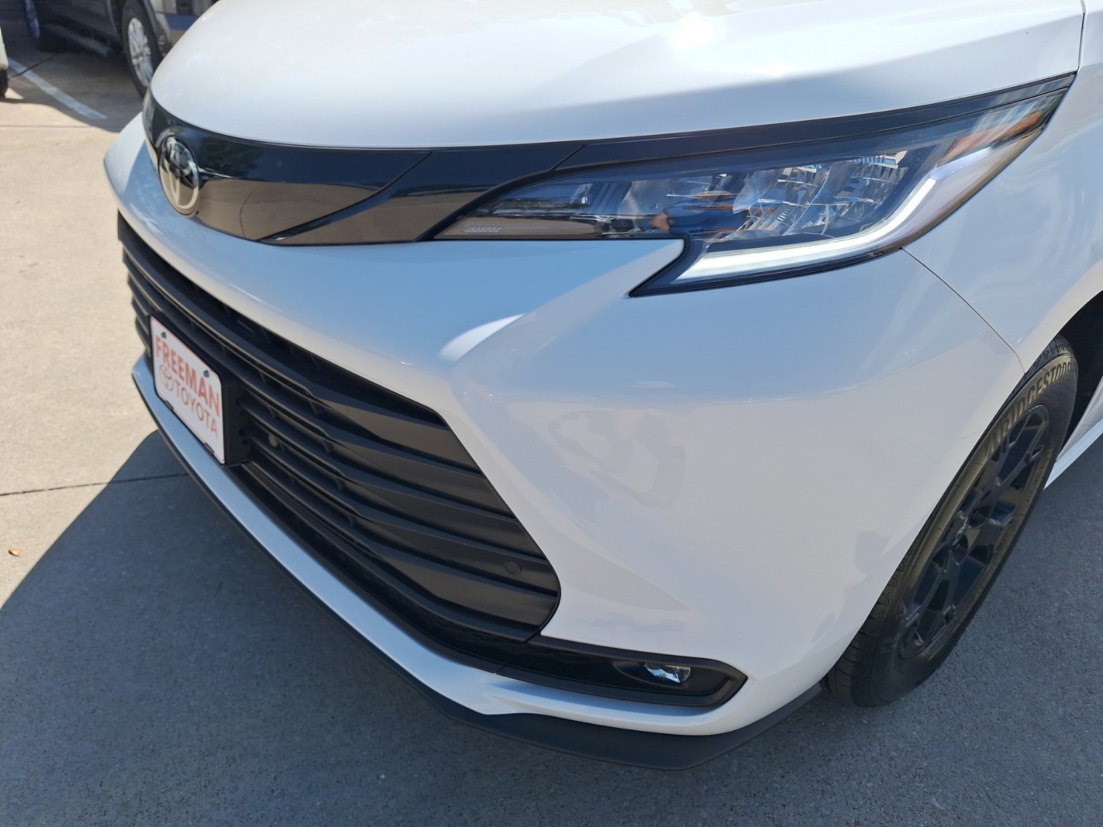 Used 2026 Toyota Sienna XLE Woodland Edition AWD/4WD image 10