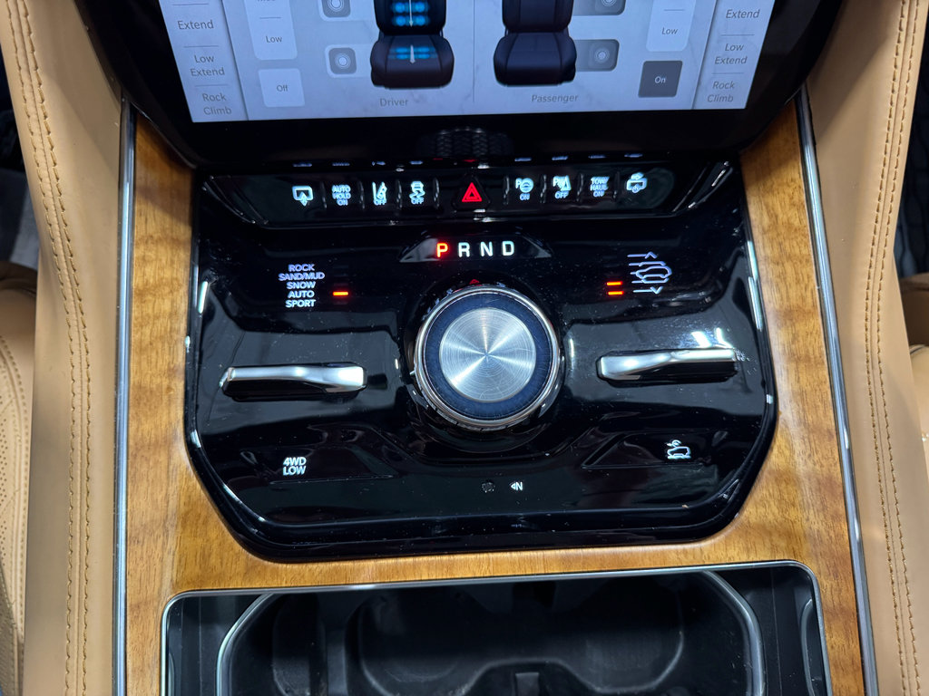 Used 2022 Jeep Grand Wagoneer Series III w/ Rear Seat Video Group 1 image 49