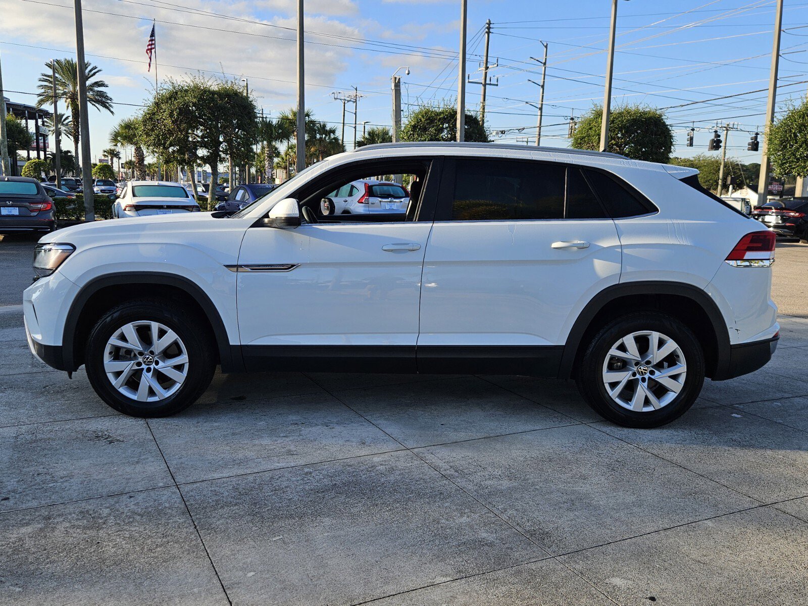 Used 2021 Volkswagen Atlas Cross Sport S image 8