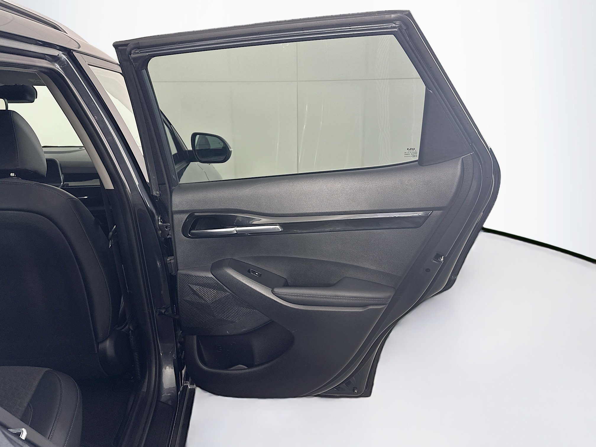 Used 2025 Kia Seltos S FWD image 30