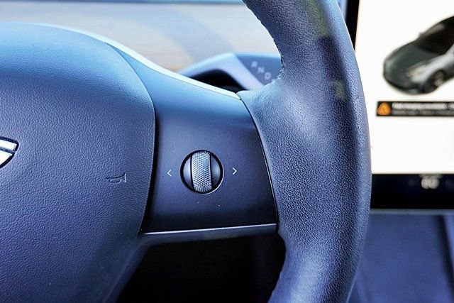 Used 2021 Tesla Model 3 Standard Range Plus image 39