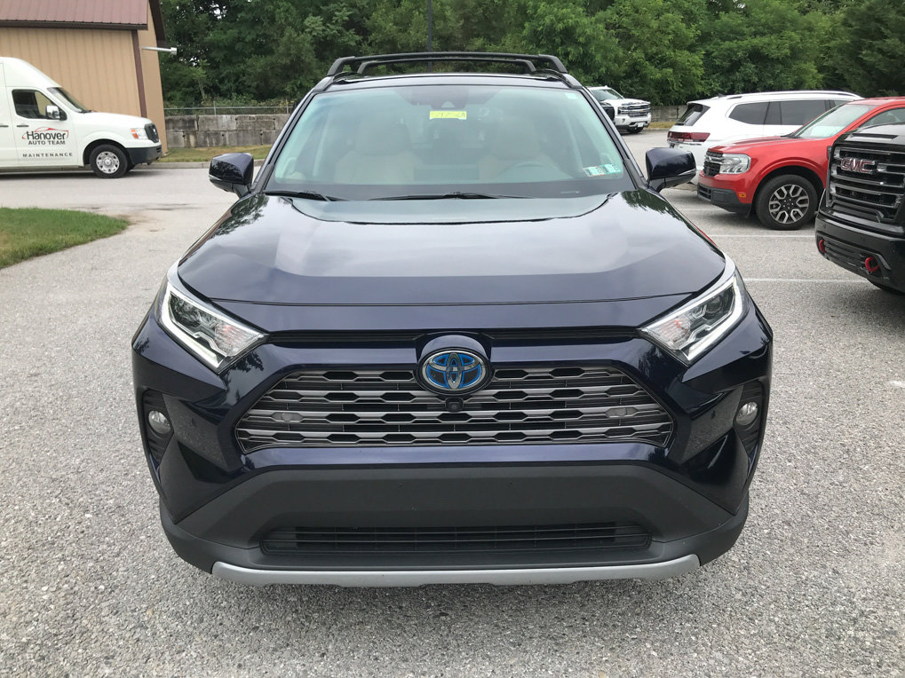 Used 2020 Toyota RAV4 Limited AWD/4WD image 3