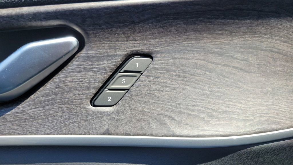 New 2025 Jeep Grand Cherokee L Limited w/ Black Appearance Package image 23