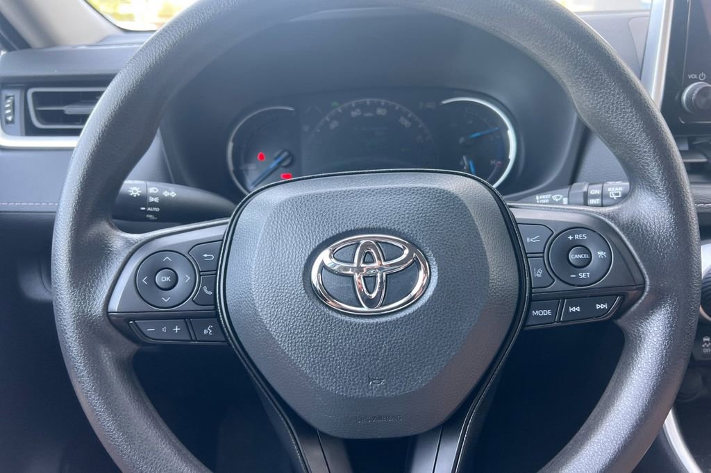 Certified 2025 Toyota RAV4 XLE image 25