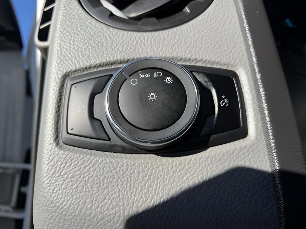 Used 2024 Ford E-450 and Econoline 450 Super Duty w/ Power Windows & Locks Group image 15