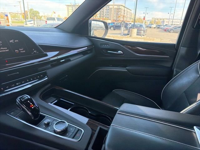 Used 2021 Cadillac Escalade Premium Luxury w/ Driver Assist Tech Package AWD/4WD image 27