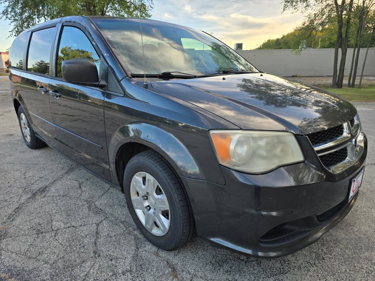 Used 2011 Dodge Grand Caravan Express w/ PWR Window Group FWD image 3