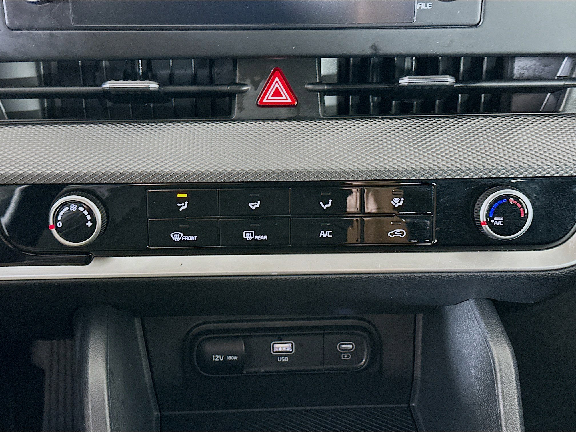 Used 2025 Kia Sportage LX image 22