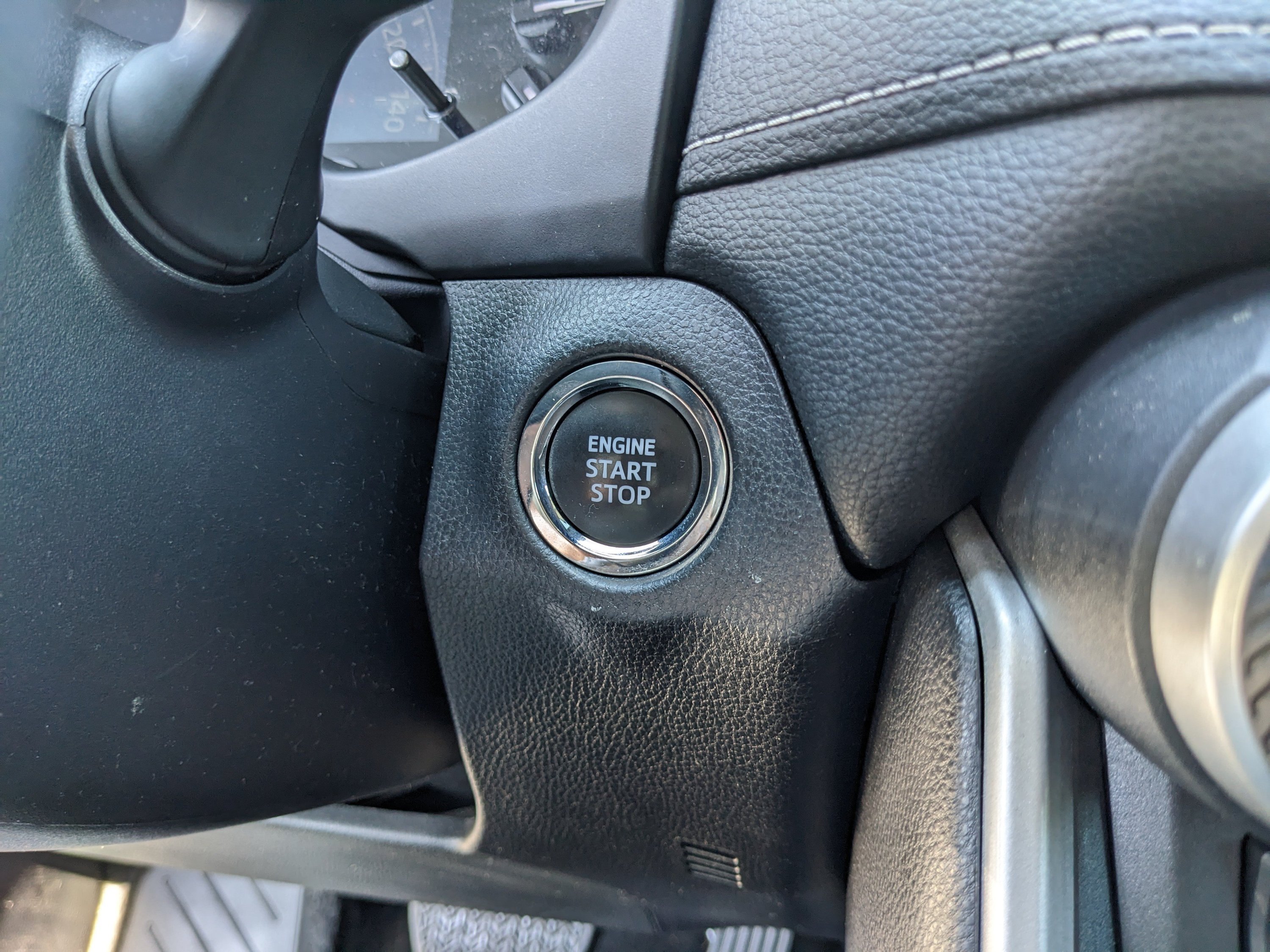 Used 2024 Toyota RAV4 XLE Premium FWD image 32
